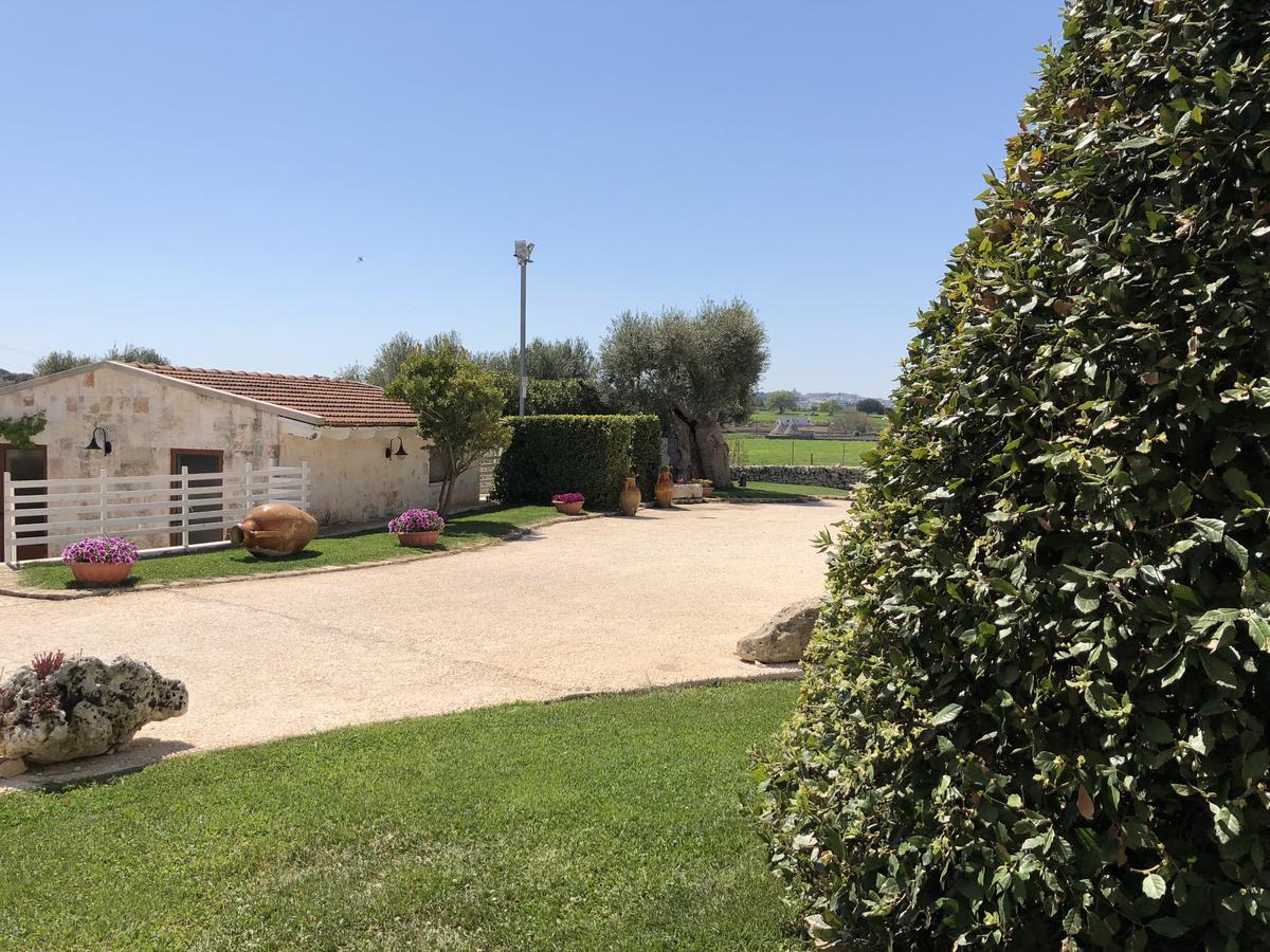 Masseria Madonna Dell'Arco Agriturismo Martina Franca Luaran gambar
